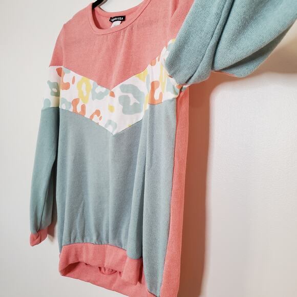 Colorful Pastels Funky Long Sleeve Sweatshirt 80s Vibe Cheetah Print Size Large - Picture 4 of 6